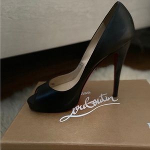 Christian Louboutin Very Prive 120 kid size 40